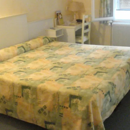 La Poste ホテル 3*